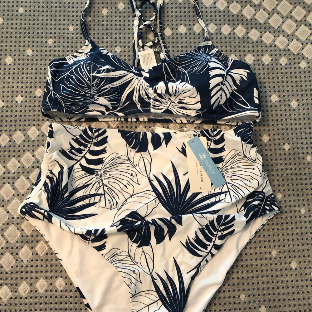 NWT Cupshe Leaf Print Bikini sz L